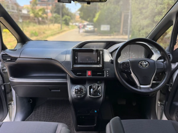 2019 Toyota Noah 7 Seater