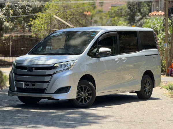 2019 Toyota Noah 7 Seater