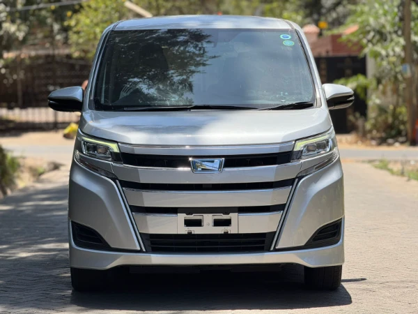 2019 Toyota Noah 7 Seater