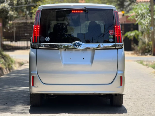 2019 Toyota Noah 7 Seater