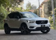 2019 Volvo XC40 T5 AWD R-Design Low Mileage